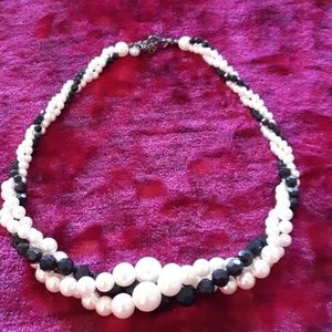 18 inch pearl necklace black and white Pearls Cosm